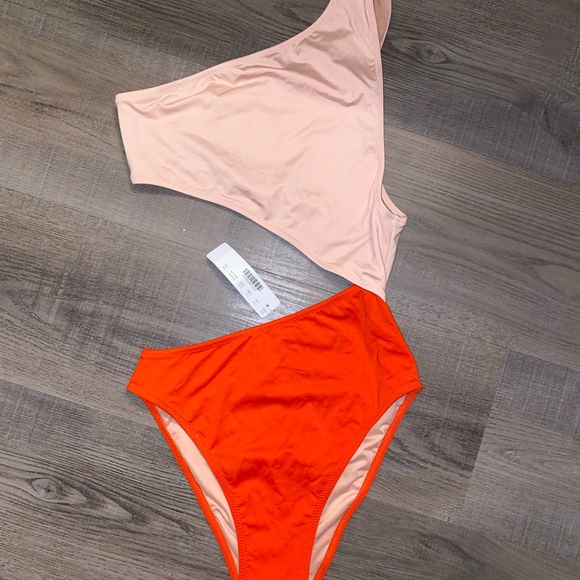 One Shoulder Color Block Swimsuit - Picture 3 of 7